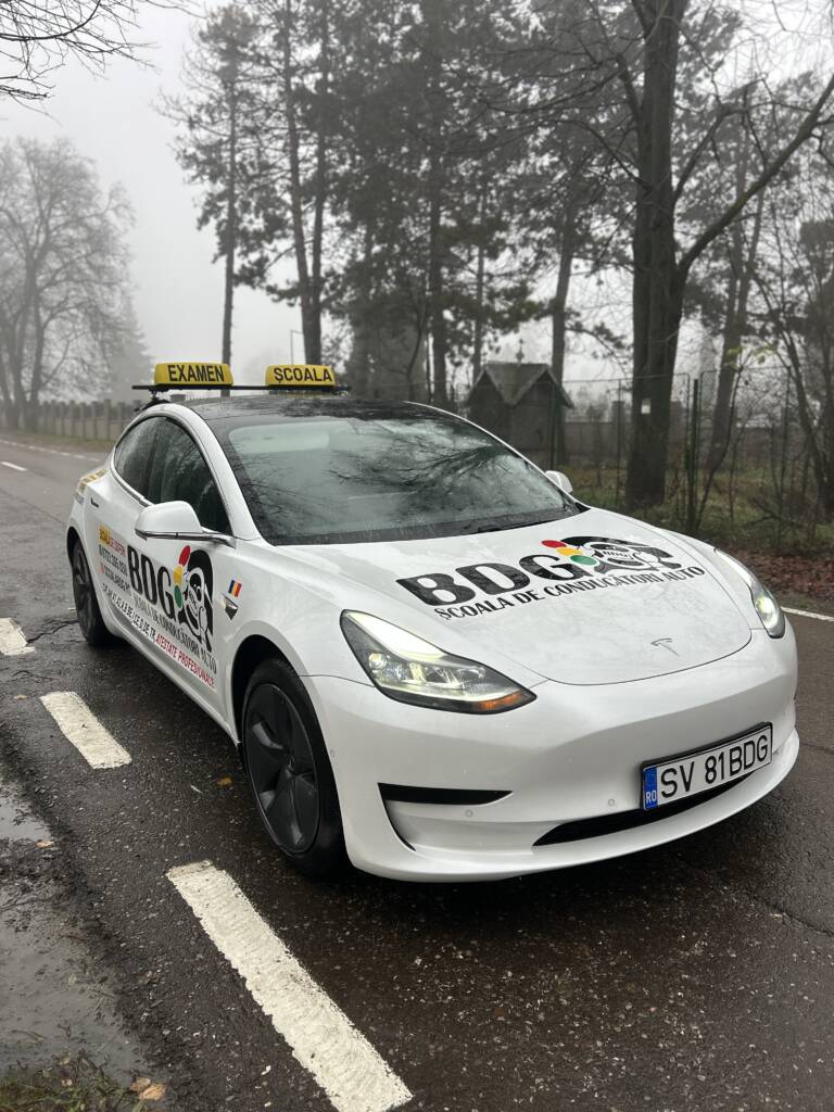 permis B pe Tesla la Scoala de Soferi BDG